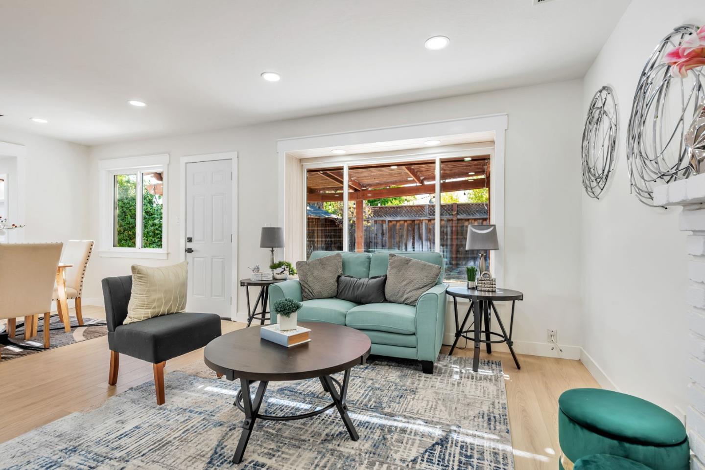 Detail Gallery Image 3 of 29 For 803 Corlista Dr, San Jose,  CA 95128 - 3 Beds | 2 Baths