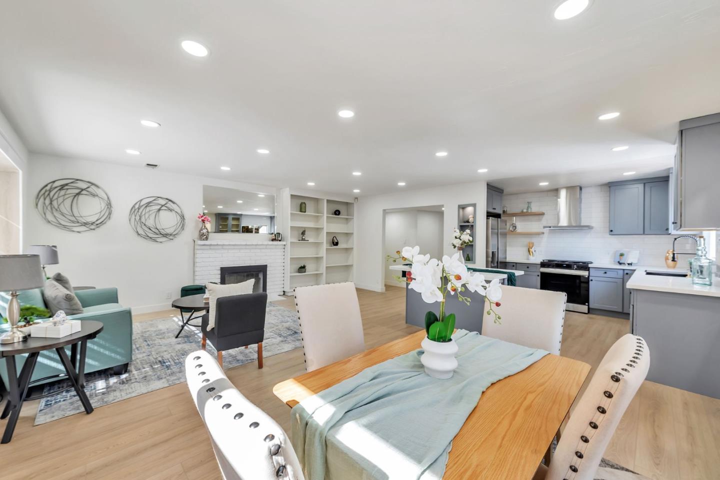 Detail Gallery Image 5 of 29 For 803 Corlista Dr, San Jose,  CA 95128 - 3 Beds | 2 Baths