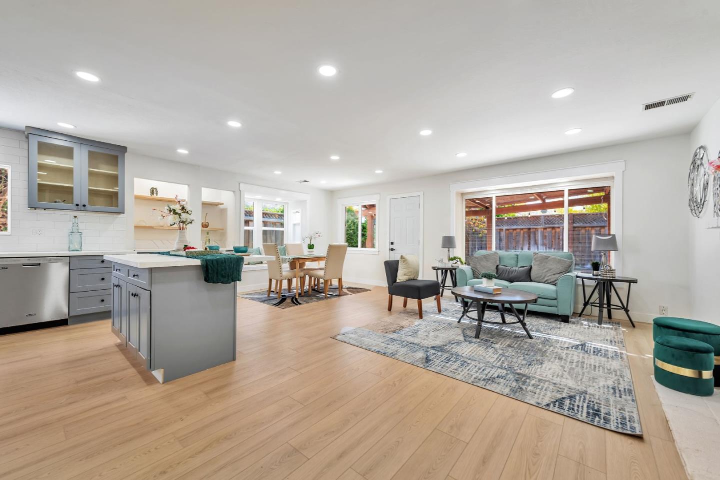 Detail Gallery Image 6 of 29 For 803 Corlista Dr, San Jose,  CA 95128 - 3 Beds | 2 Baths
