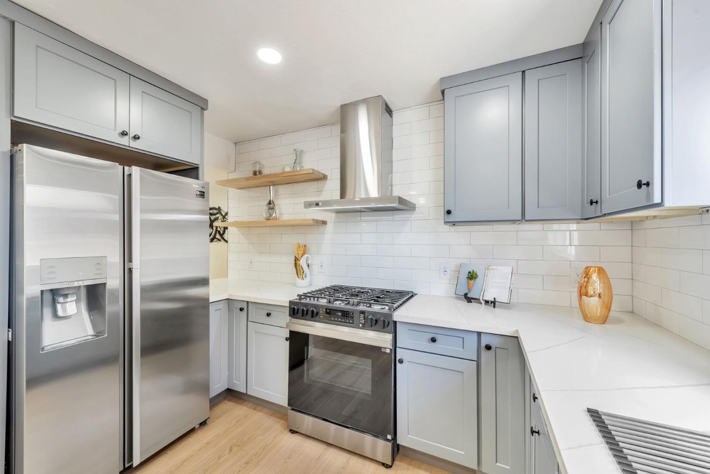 Detail Gallery Image 9 of 29 For 803 Corlista Dr, San Jose,  CA 95128 - 3 Beds | 2 Baths