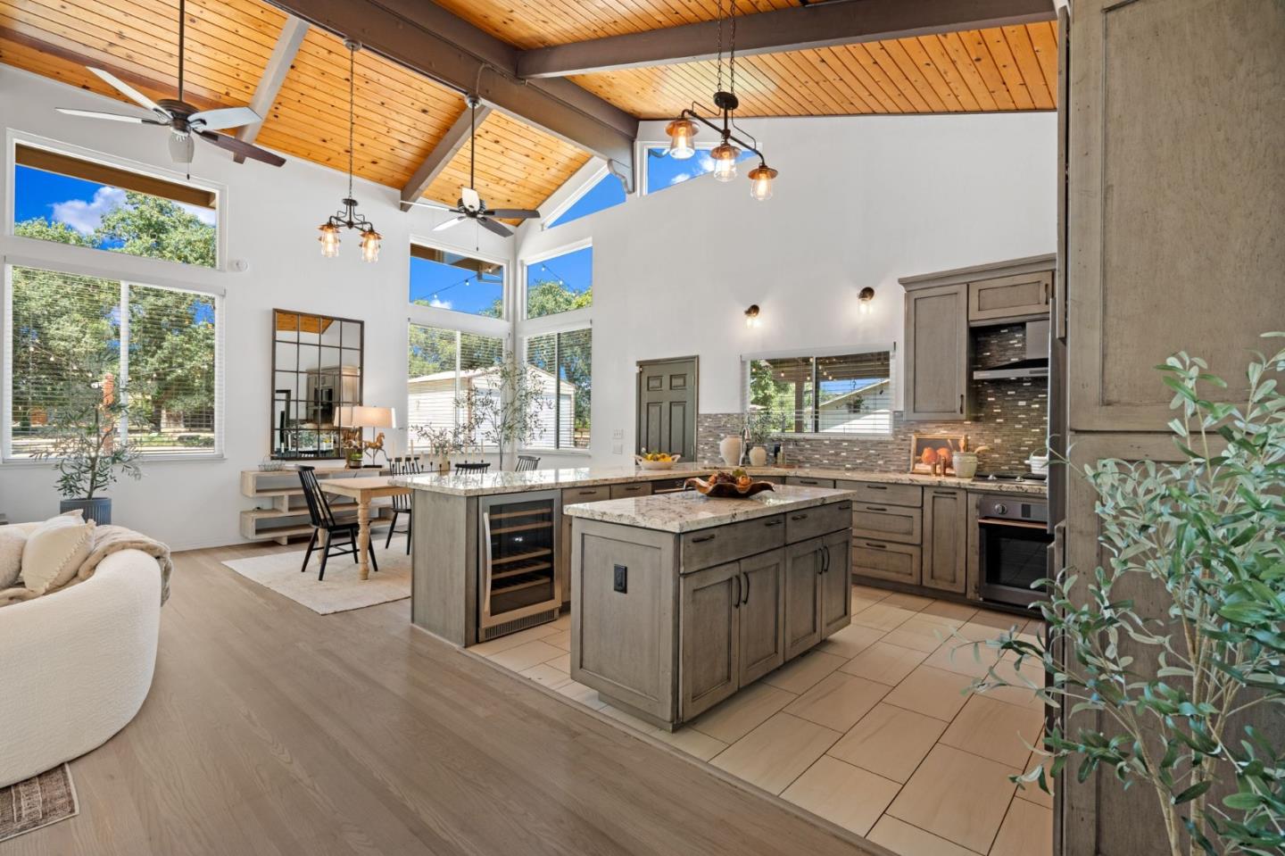 Detail Gallery Image 3 of 45 For 9430 Burchell Rd, Gilroy,  CA 95020 - 4 Beds | 3 Baths