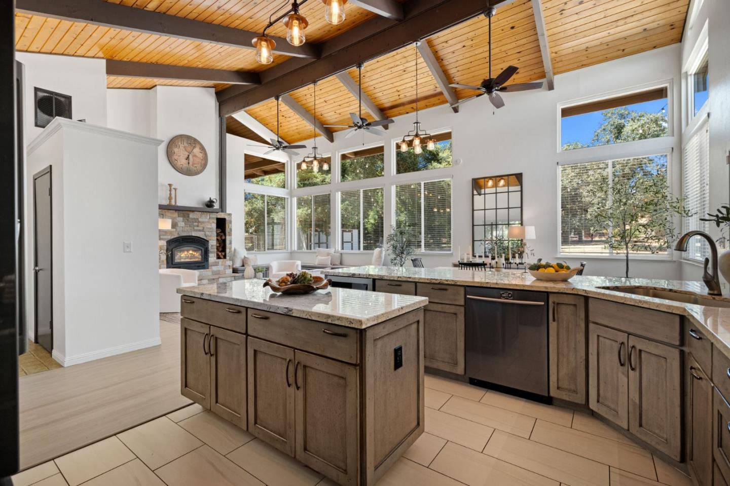 Detail Gallery Image 6 of 45 For 9430 Burchell Rd, Gilroy,  CA 95020 - 4 Beds | 3 Baths