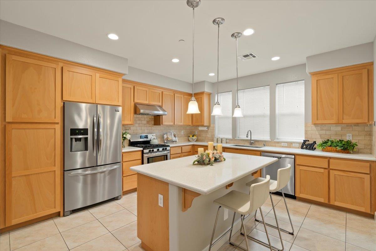 Detail Gallery Image 10 of 30 For 106 Lemmon Ter, Sunnyvale,  CA 94086 - 2 Beds | 2/1 Baths