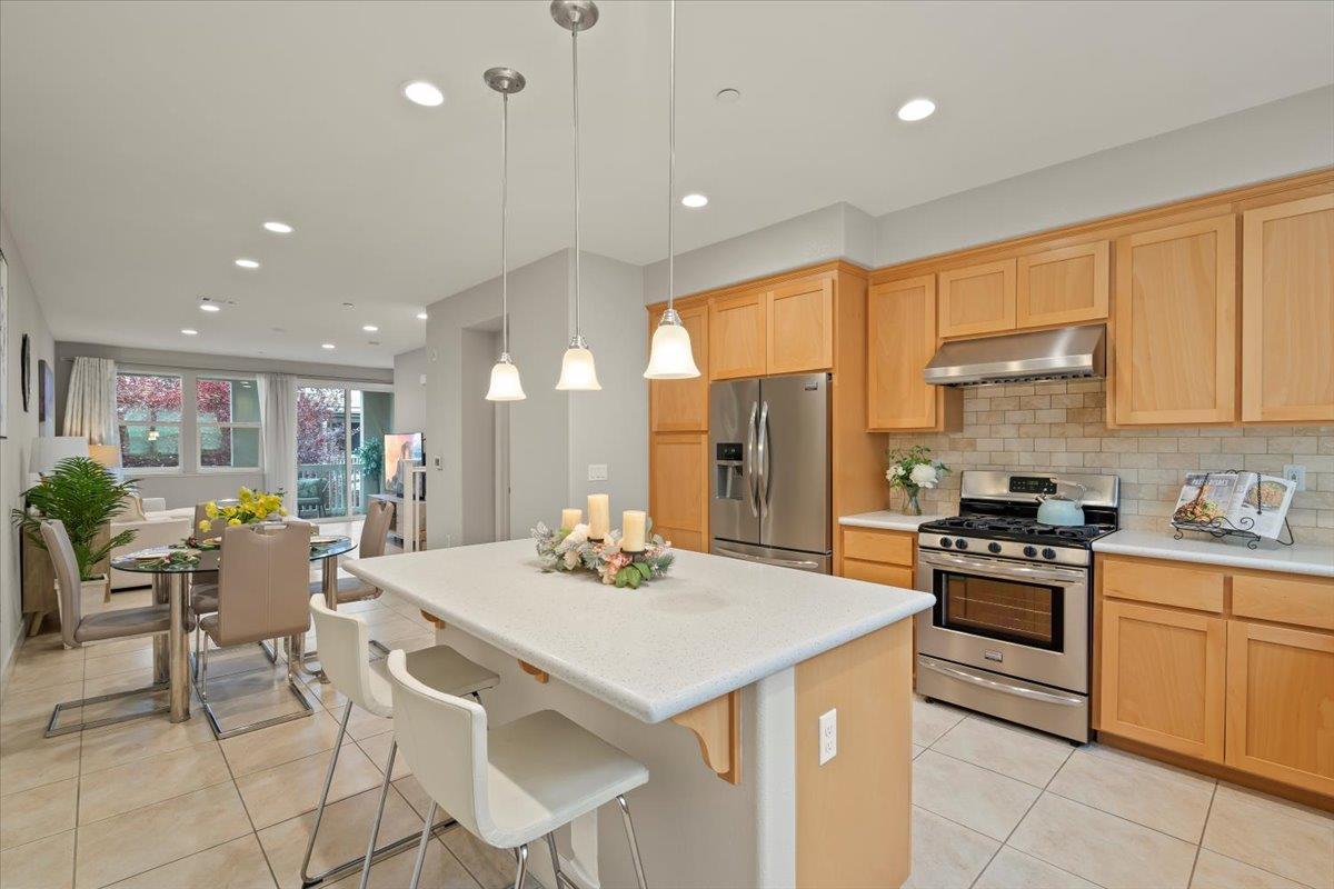 Detail Gallery Image 11 of 30 For 106 Lemmon Ter, Sunnyvale,  CA 94086 - 2 Beds | 2/1 Baths