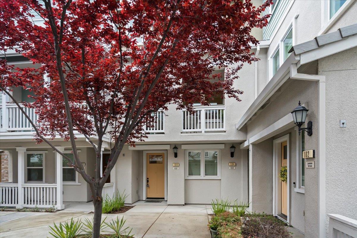 Detail Gallery Image 2 of 30 For 106 Lemmon Ter, Sunnyvale,  CA 94086 - 2 Beds | 2/1 Baths