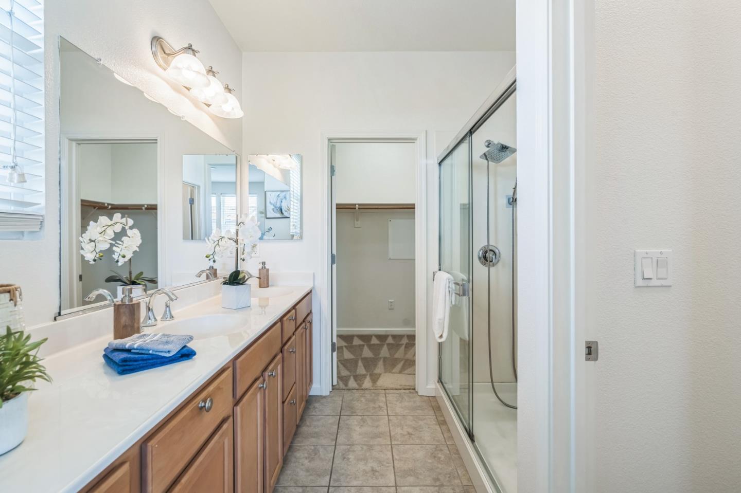 Detail Gallery Image 14 of 19 For 1202 Martin Luther King Dr, Hayward,  CA 94541 - 3 Beds | 3 Baths