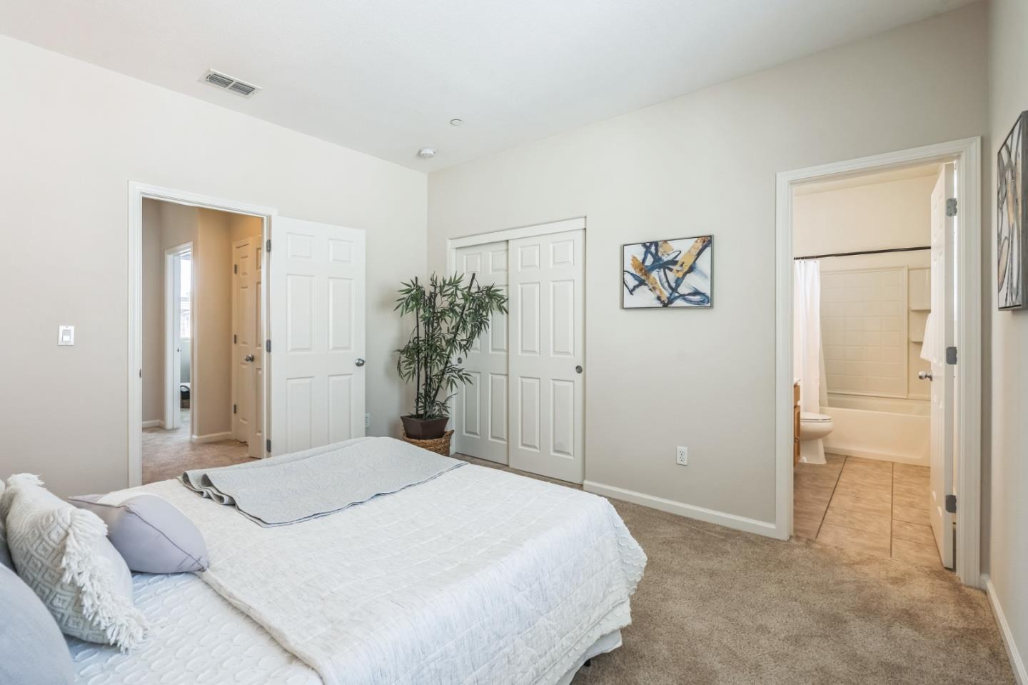 Detail Gallery Image 18 of 19 For 1202 Martin Luther King Dr, Hayward,  CA 94541 - 3 Beds | 3 Baths