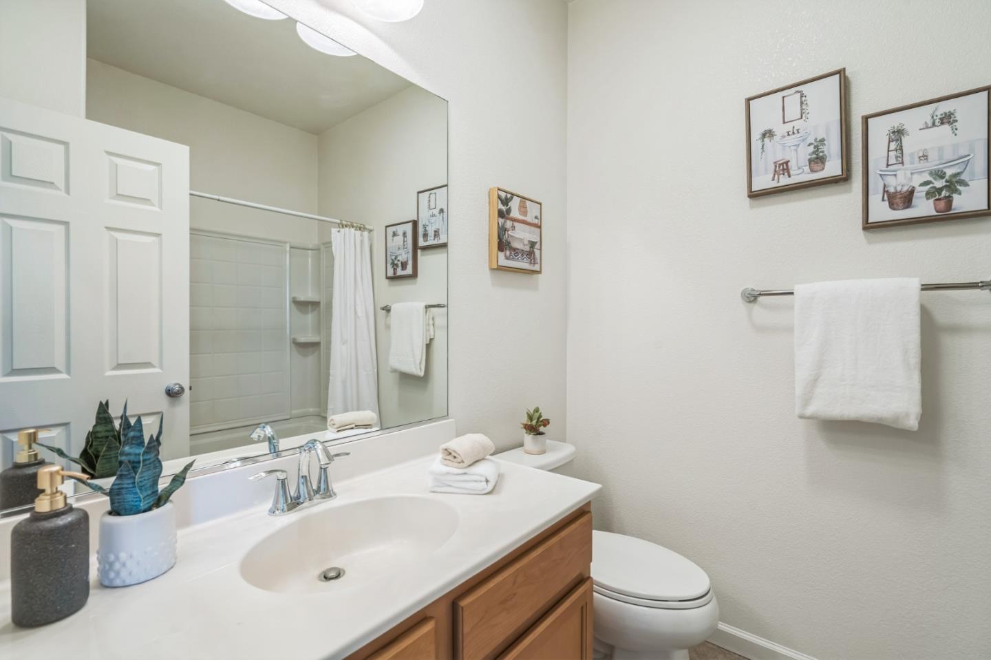 Detail Gallery Image 19 of 19 For 1202 Martin Luther King Dr, Hayward,  CA 94541 - 3 Beds | 3 Baths