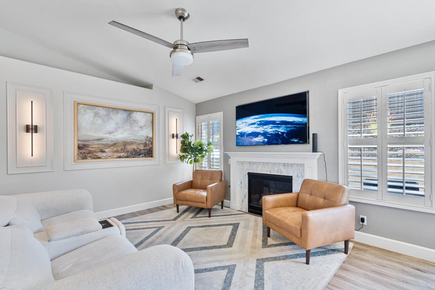 Detail Gallery Image 16 of 41 For 2399 Paradise Dr, Hollister,  CA 95023 - 4 Beds | 2 Baths