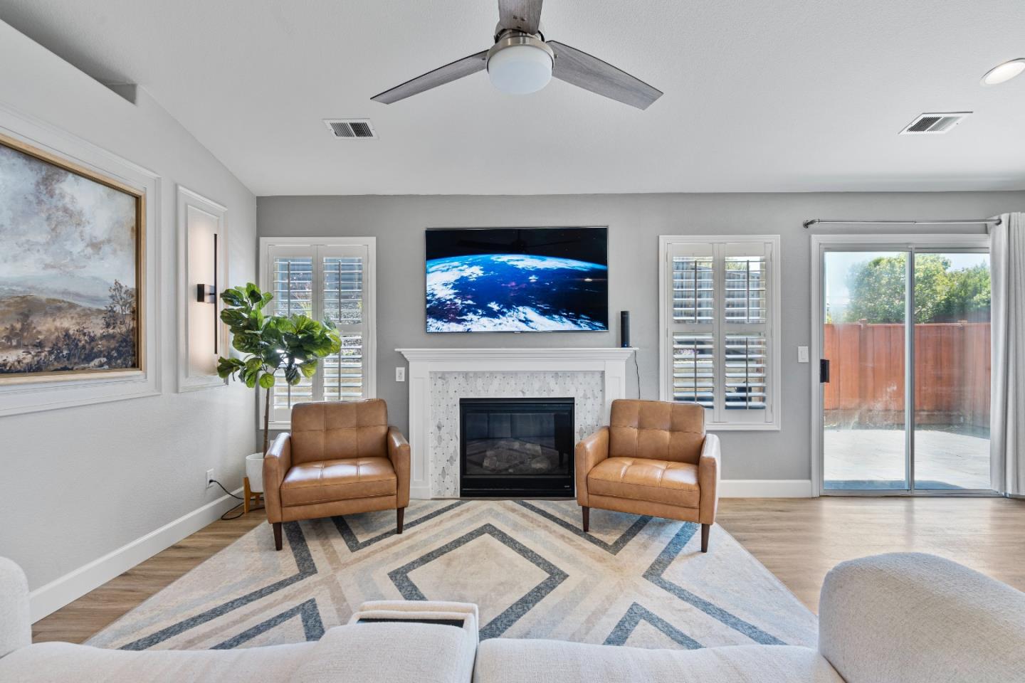 Detail Gallery Image 17 of 41 For 2399 Paradise Dr, Hollister,  CA 95023 - 4 Beds | 2 Baths