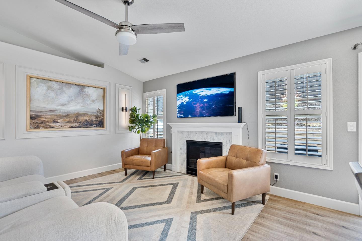 Detail Gallery Image 18 of 41 For 2399 Paradise Dr, Hollister,  CA 95023 - 4 Beds | 2 Baths