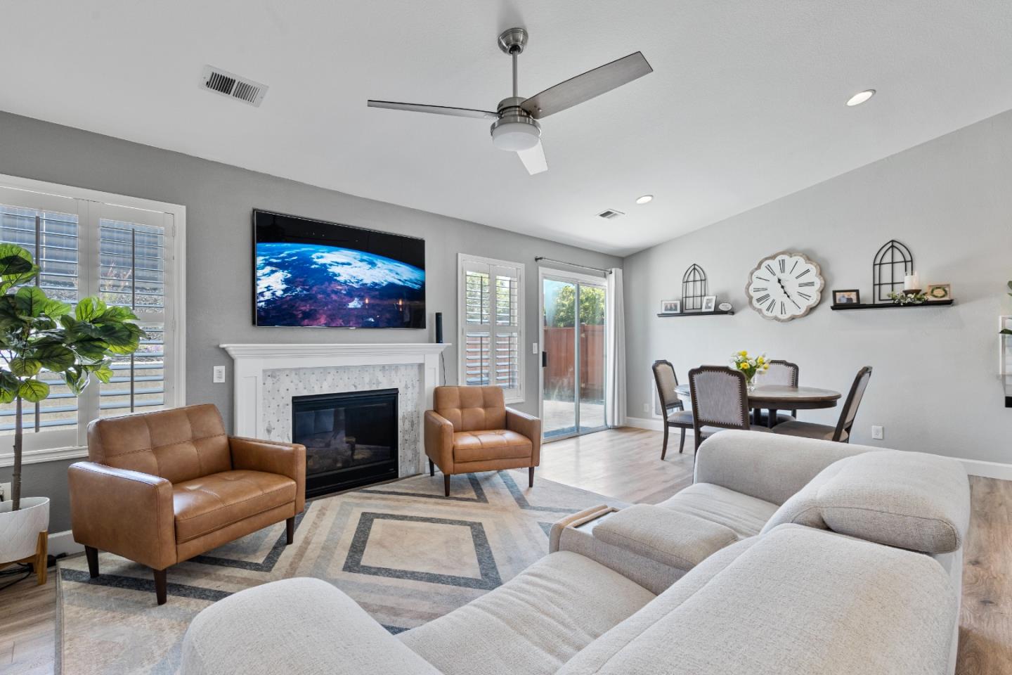 Detail Gallery Image 19 of 41 For 2399 Paradise Dr, Hollister,  CA 95023 - 4 Beds | 2 Baths