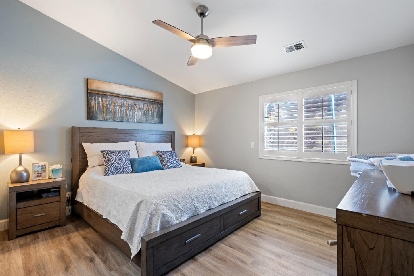 Detail Gallery Image 25 of 41 For 2399 Paradise Dr, Hollister,  CA 95023 - 4 Beds | 2 Baths
