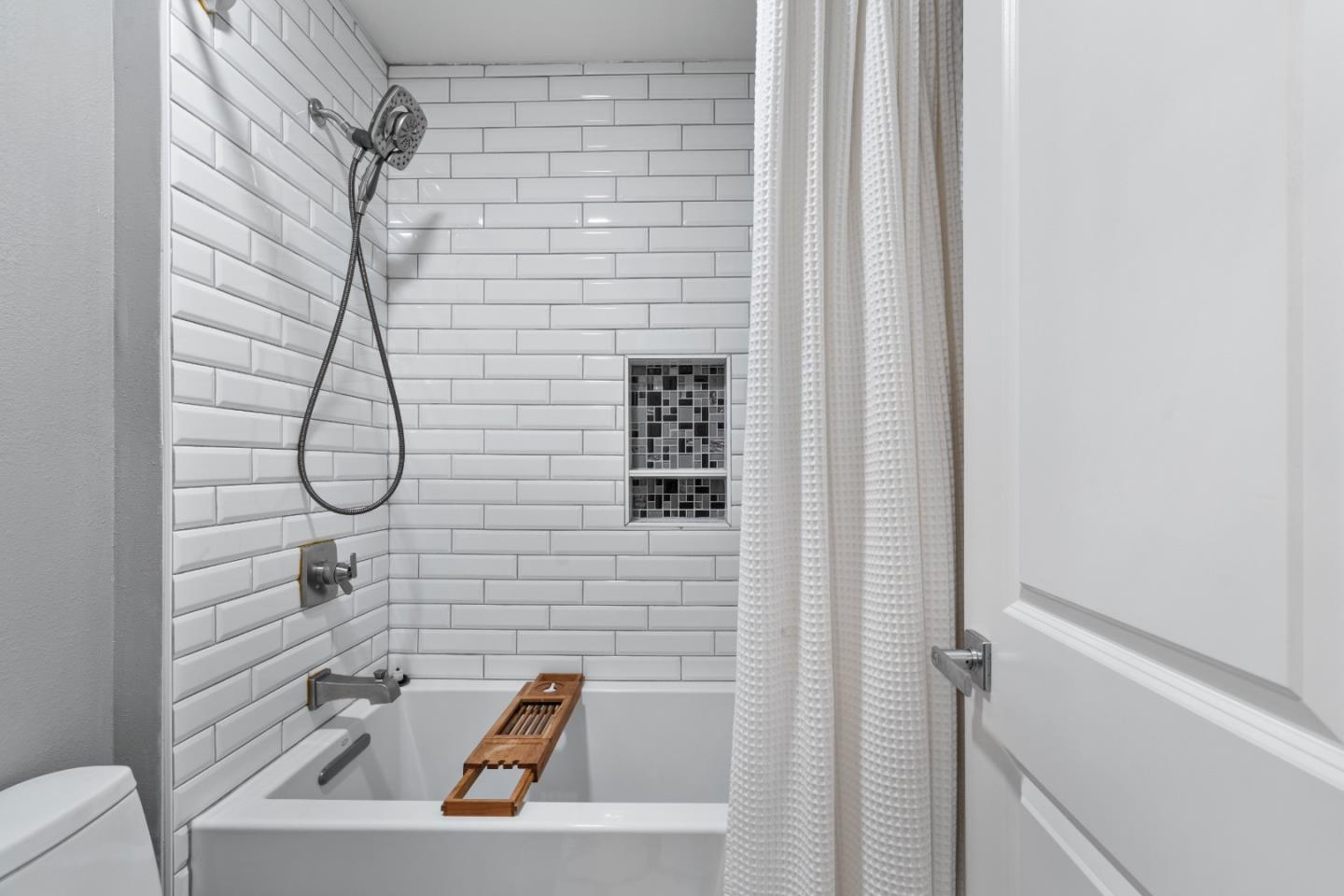 Detail Gallery Image 29 of 41 For 2399 Paradise Dr, Hollister,  CA 95023 - 4 Beds | 2 Baths