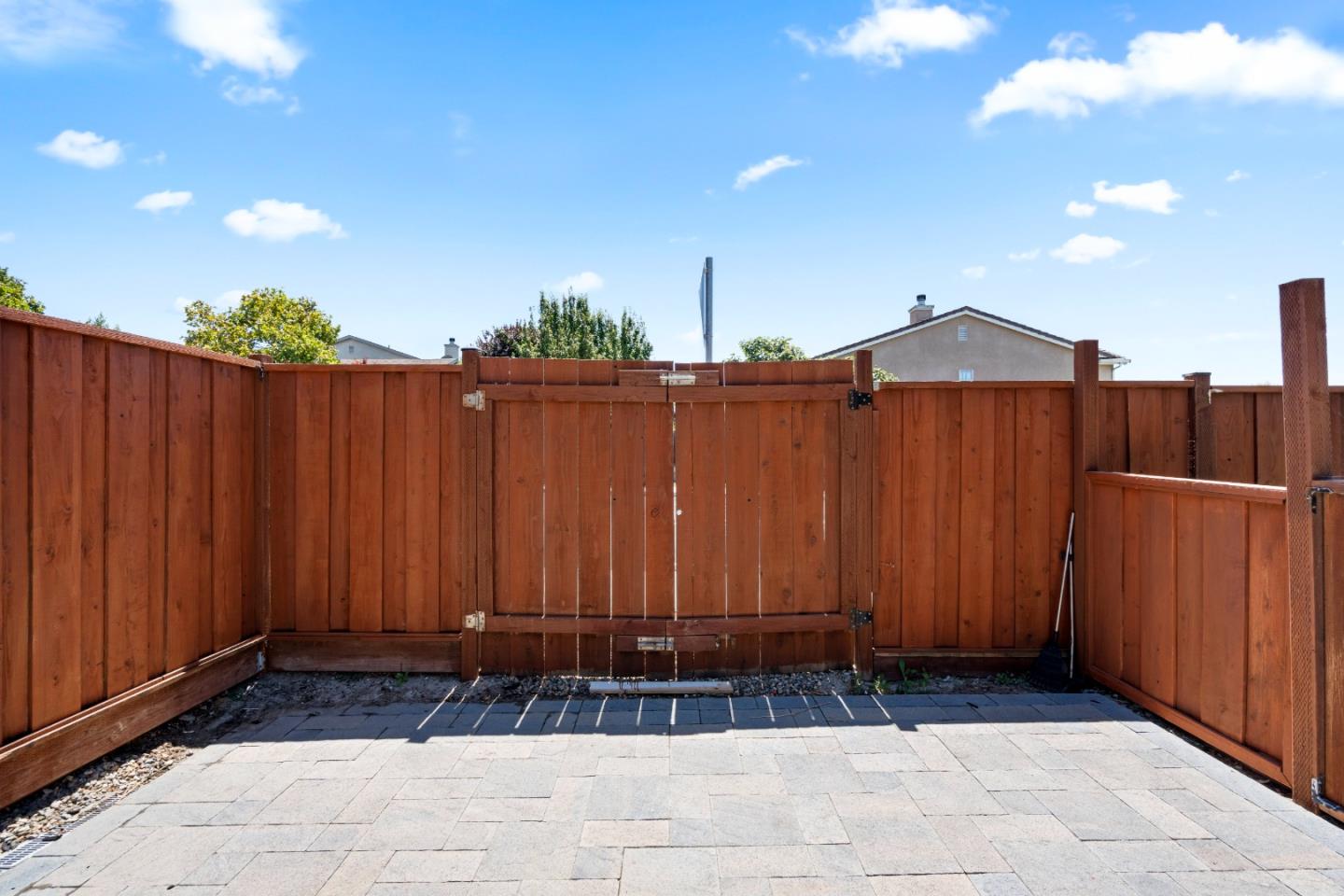 Detail Gallery Image 35 of 41 For 2399 Paradise Dr, Hollister,  CA 95023 - 4 Beds | 2 Baths