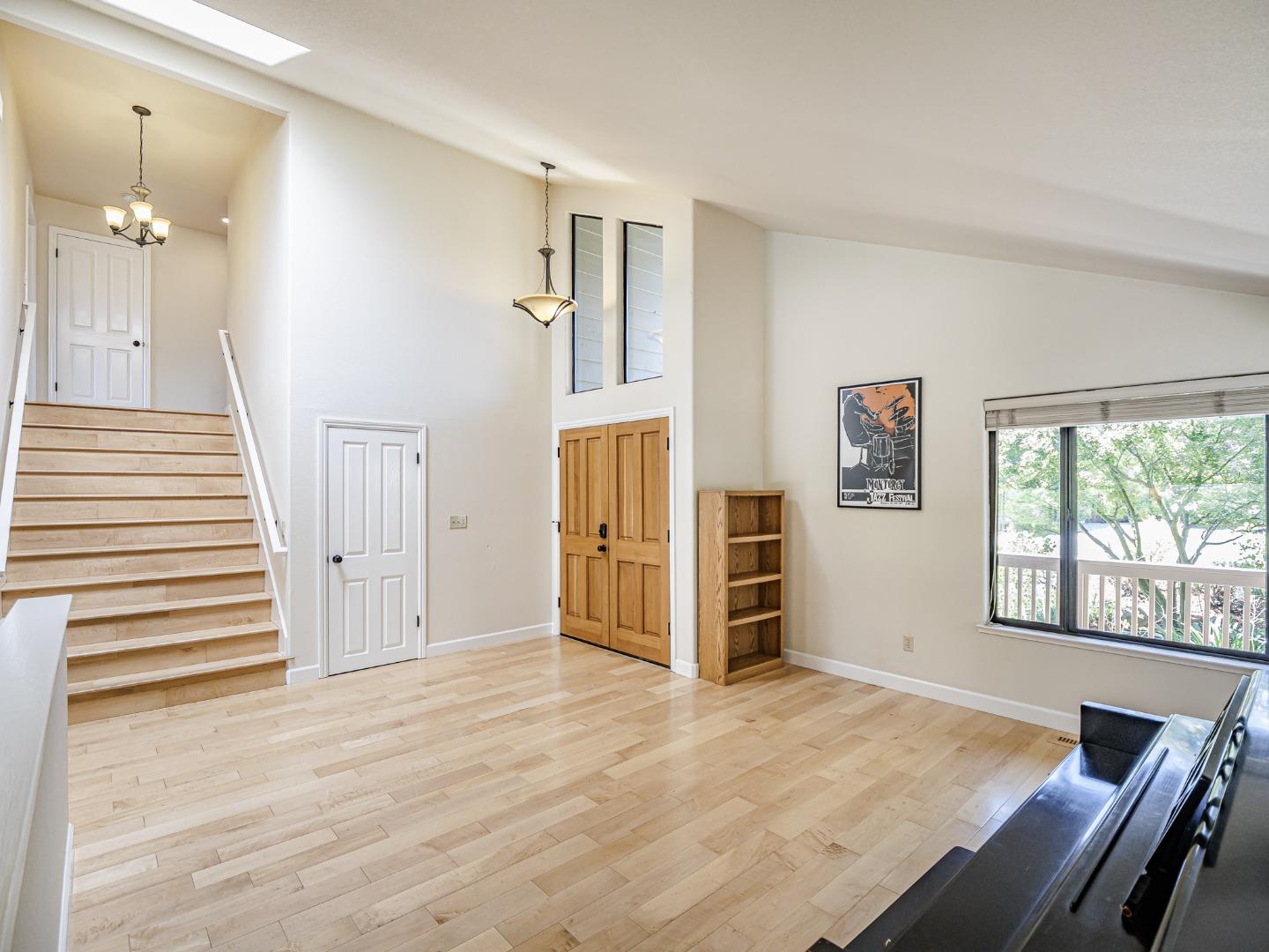 Detail Gallery Image 10 of 76 For 14 Sageland Ct, Scotts Valley,  CA 95066 - 4 Beds | 3 Baths