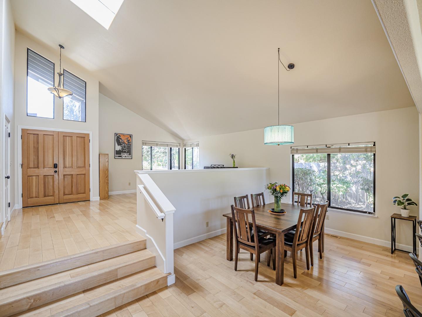 Detail Gallery Image 12 of 76 For 14 Sageland Ct, Scotts Valley,  CA 95066 - 4 Beds | 3 Baths