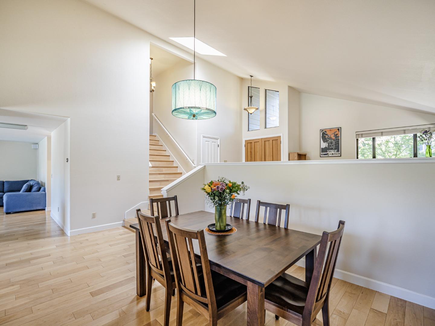 Detail Gallery Image 13 of 76 For 14 Sageland Ct, Scotts Valley,  CA 95066 - 4 Beds | 3 Baths