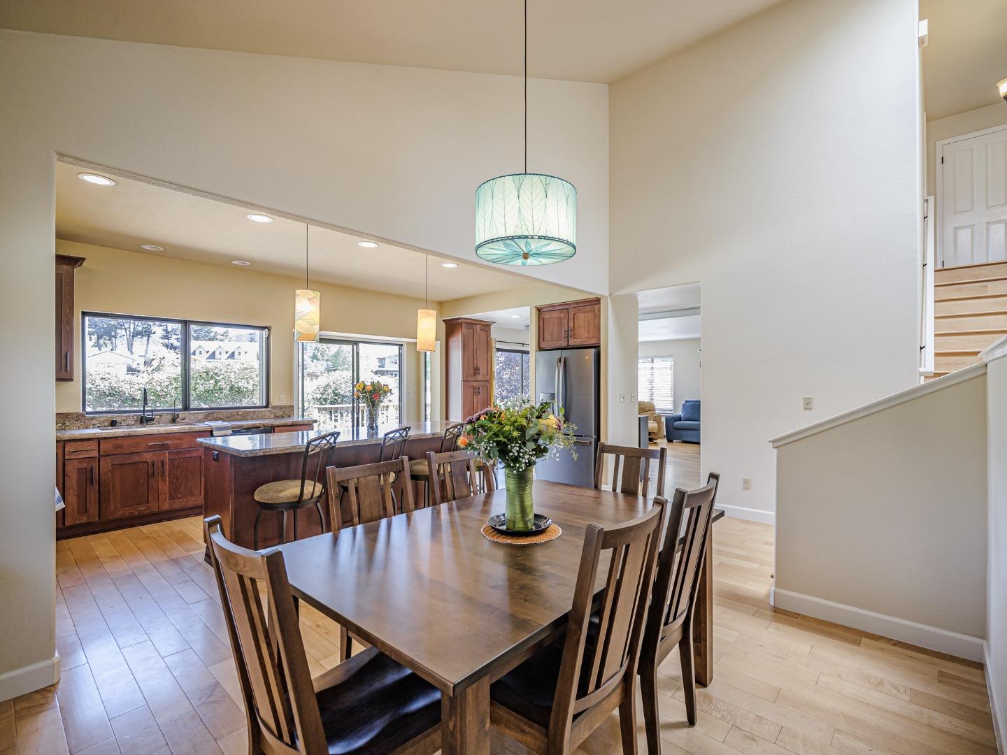 Detail Gallery Image 14 of 76 For 14 Sageland Ct, Scotts Valley,  CA 95066 - 4 Beds | 3 Baths