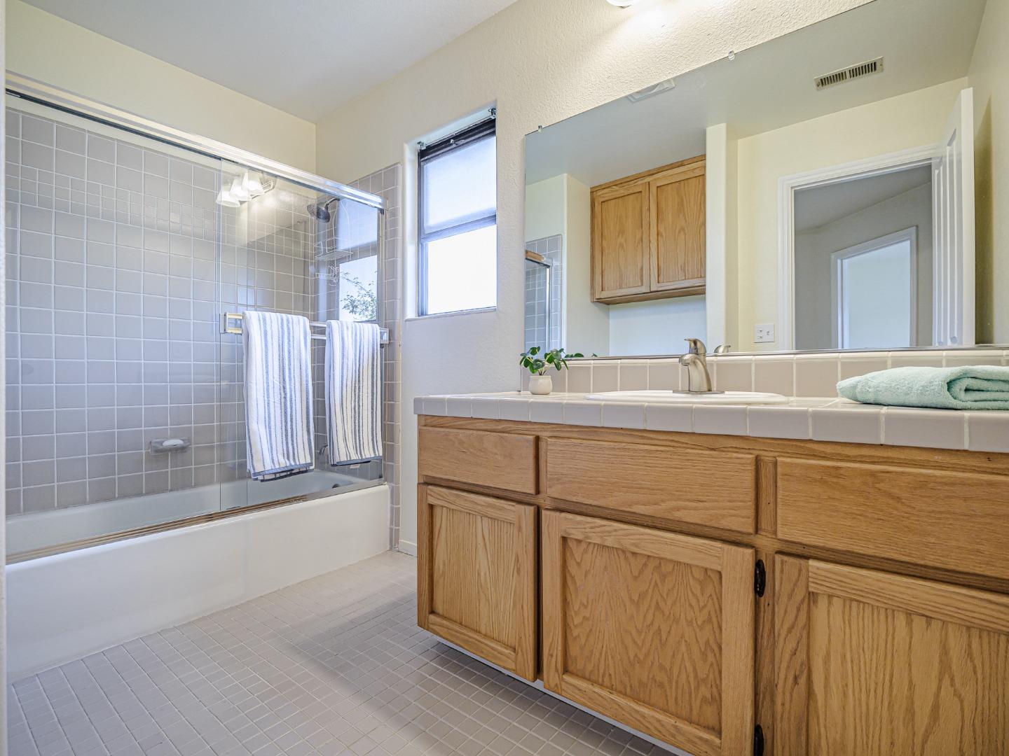 Detail Gallery Image 43 of 76 For 14 Sageland Ct, Scotts Valley,  CA 95066 - 4 Beds | 3 Baths