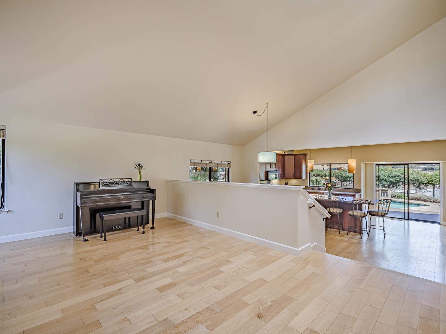 Detail Gallery Image 8 of 76 For 14 Sageland Ct, Scotts Valley,  CA 95066 - 4 Beds | 3 Baths