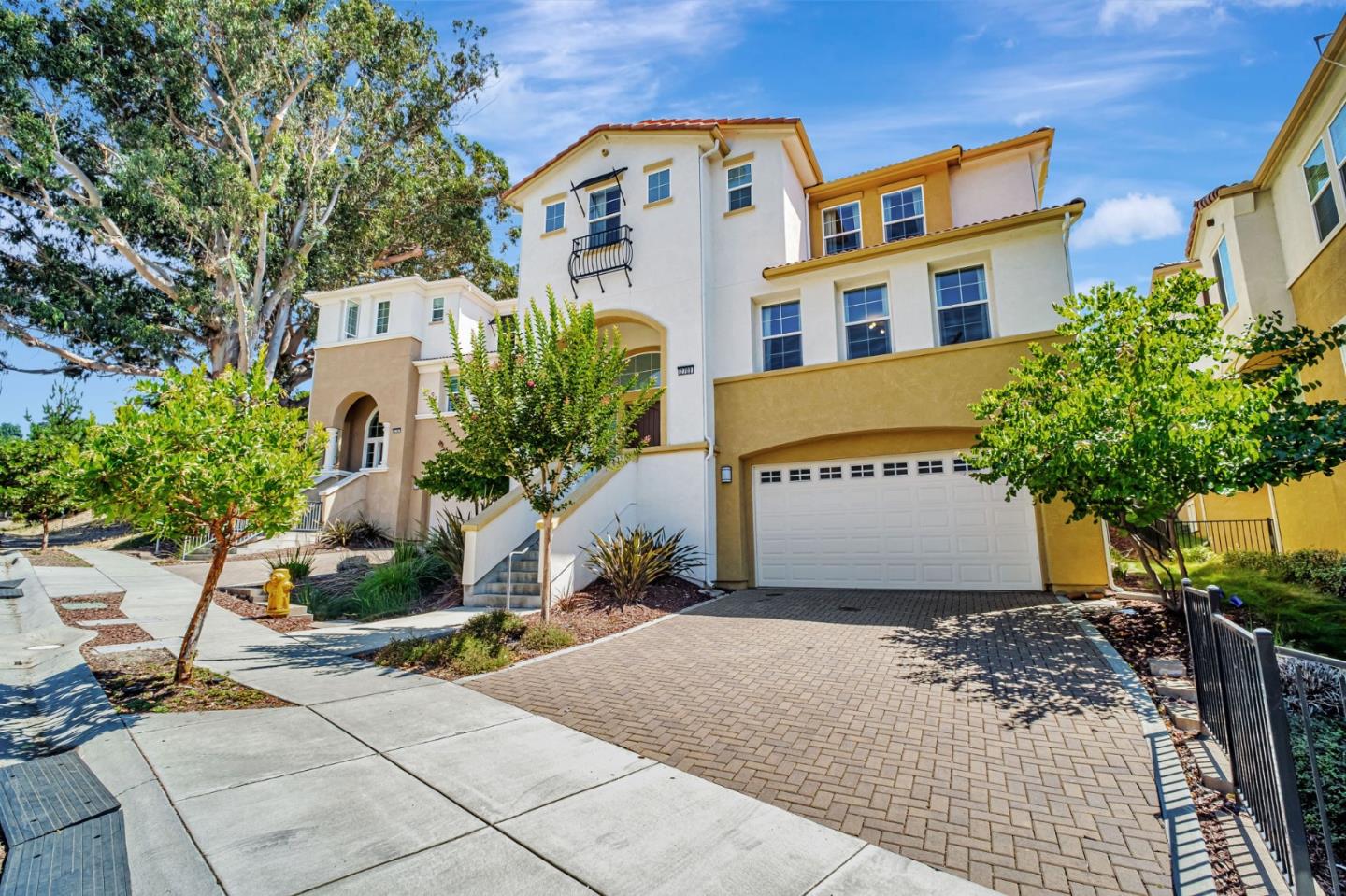 Detail Gallery Image 3 of 65 For 2703 Tribune Ave, Hayward,  CA 94542 - 5 Beds | 5/1 Baths