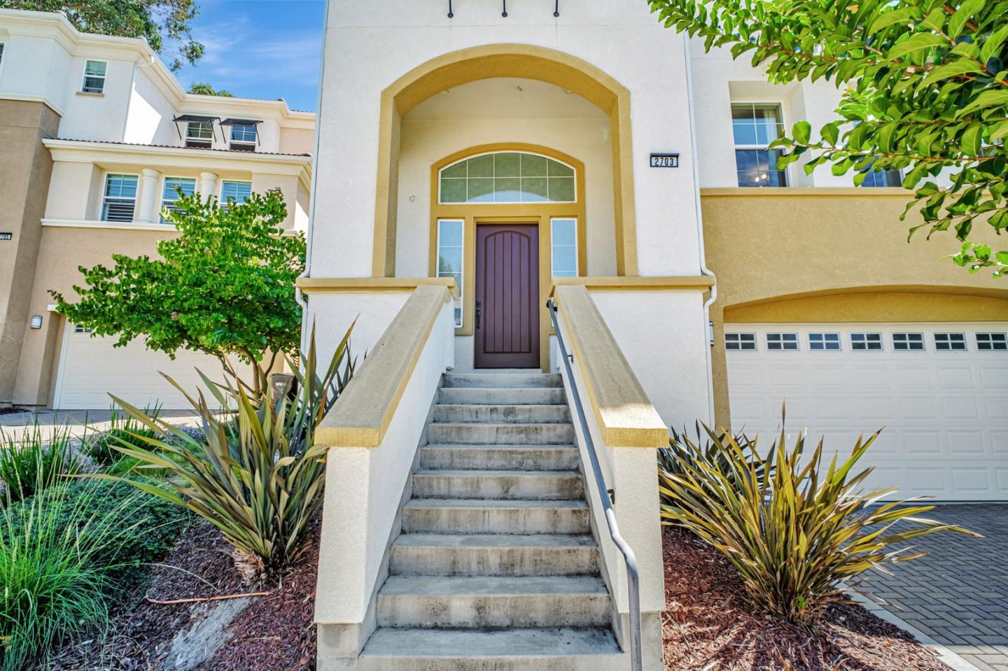 Detail Gallery Image 4 of 65 For 2703 Tribune Ave, Hayward,  CA 94542 - 5 Beds | 5/1 Baths