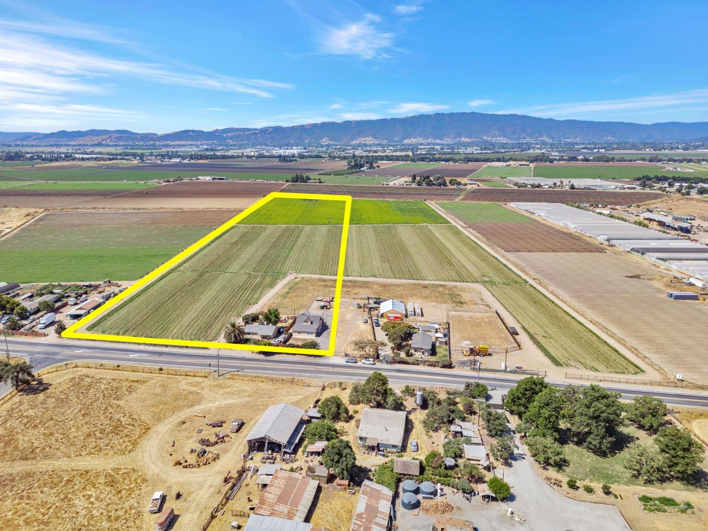 Detail Gallery Image 6 of 94 For 2718 Ferguson Rd, Gilroy,  CA 95020 - – Beds | – Baths