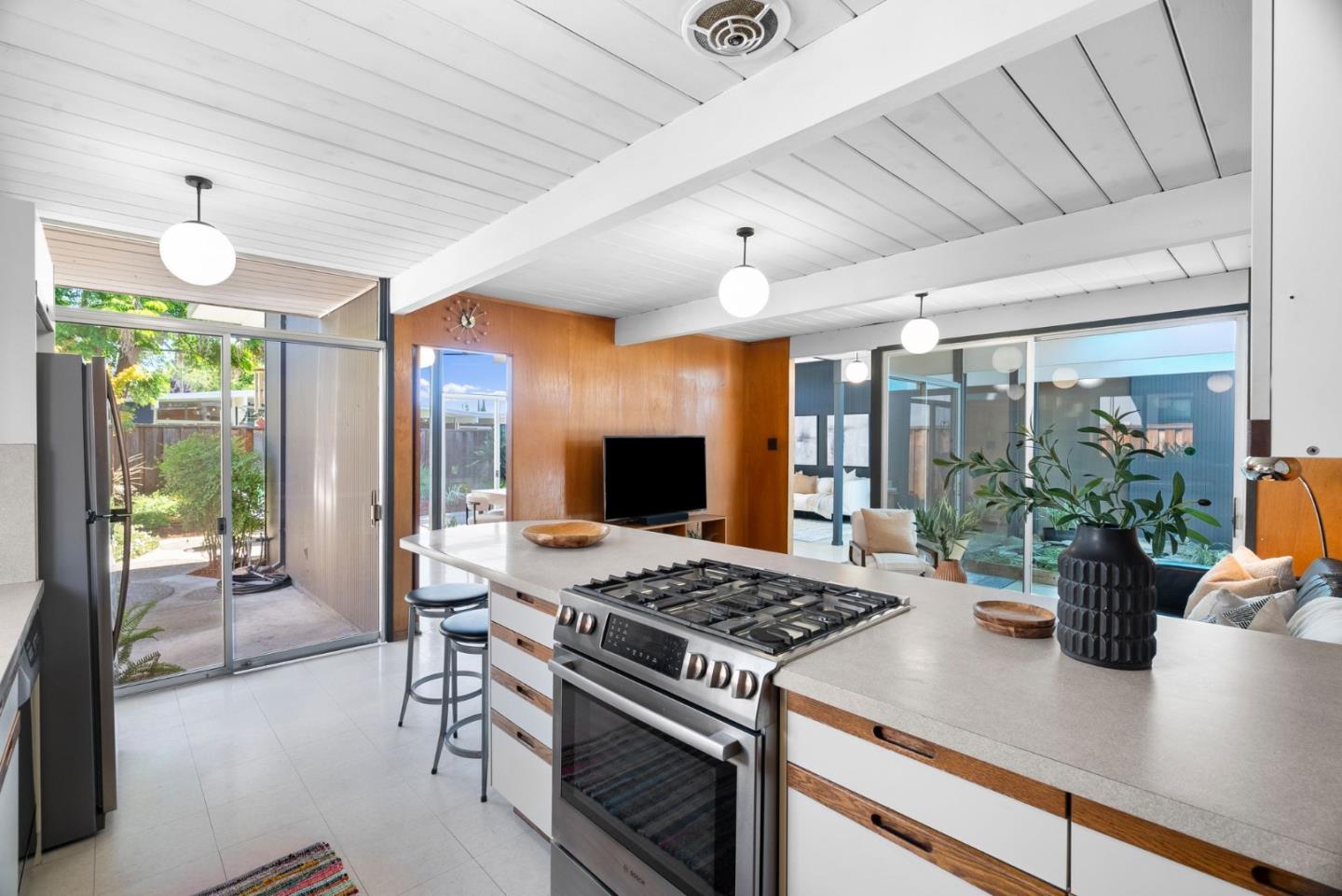 Detail Gallery Image 16 of 41 For 2326 Fairglen Dr, San Jose,  CA 95125 - 4 Beds | 2 Baths