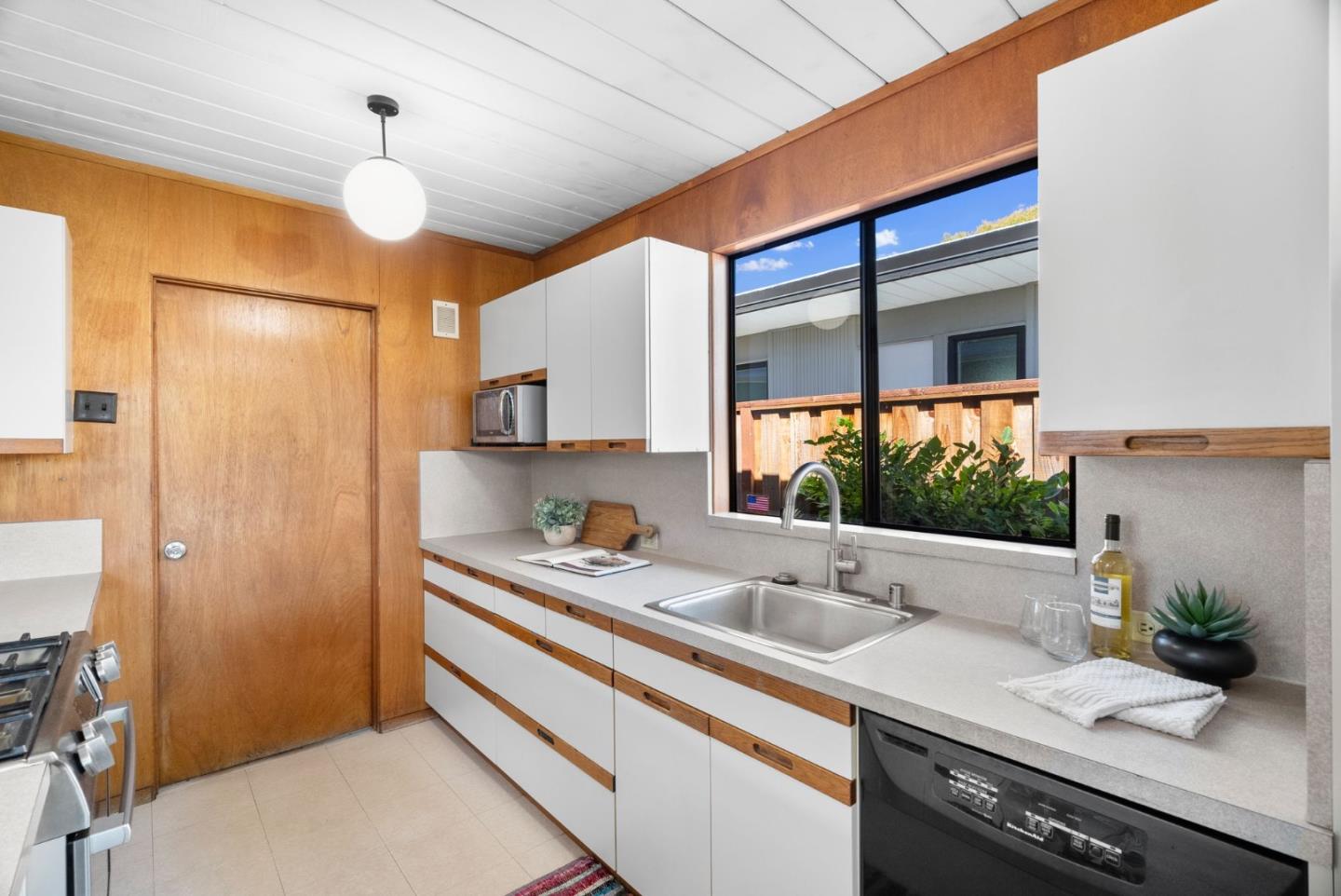 Detail Gallery Image 18 of 41 For 2326 Fairglen Dr, San Jose,  CA 95125 - 4 Beds | 2 Baths