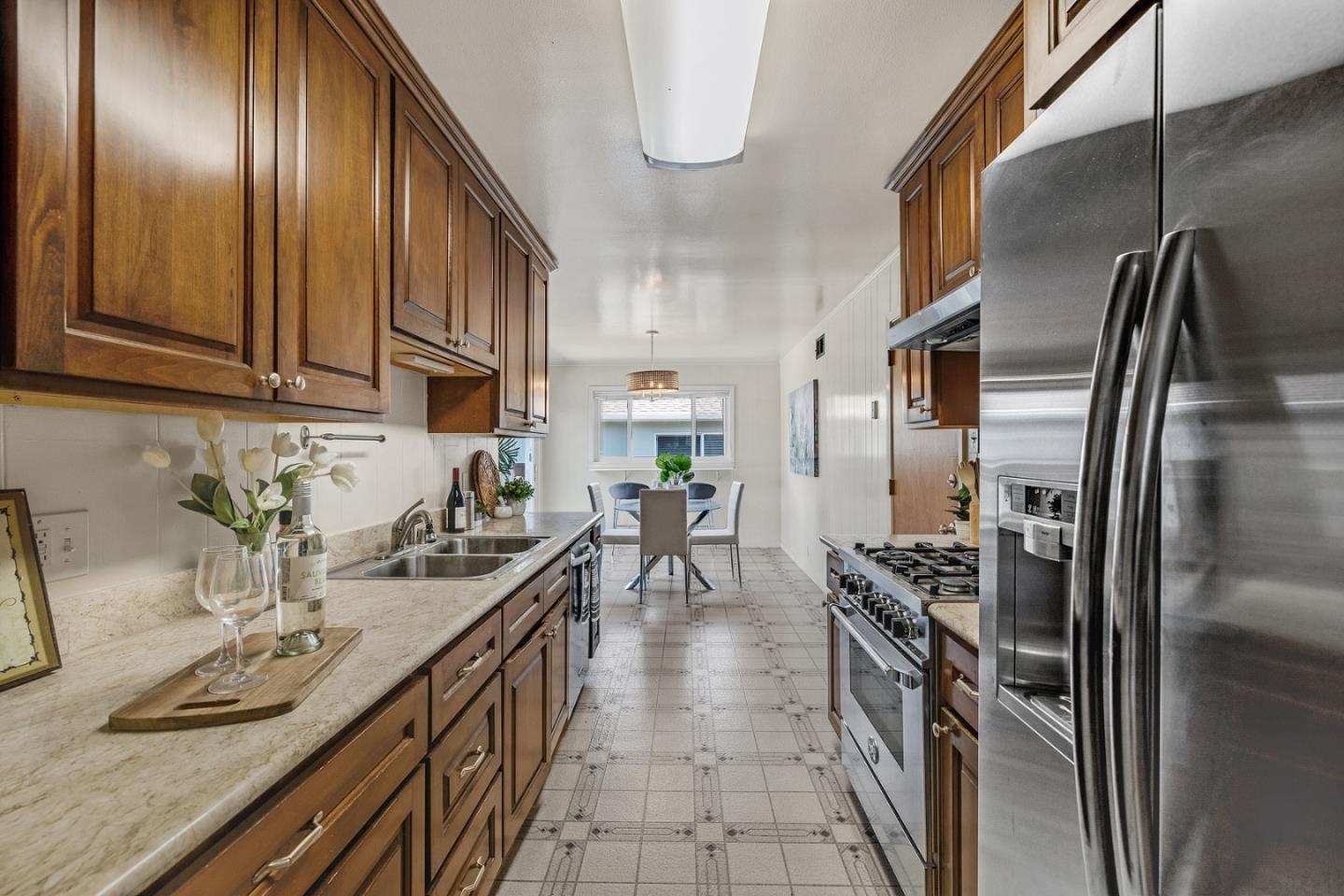 Detail Gallery Image 8 of 22 For 2480 Lexington Way, San Bruno,  CA 94066 - 3 Beds | 2 Baths