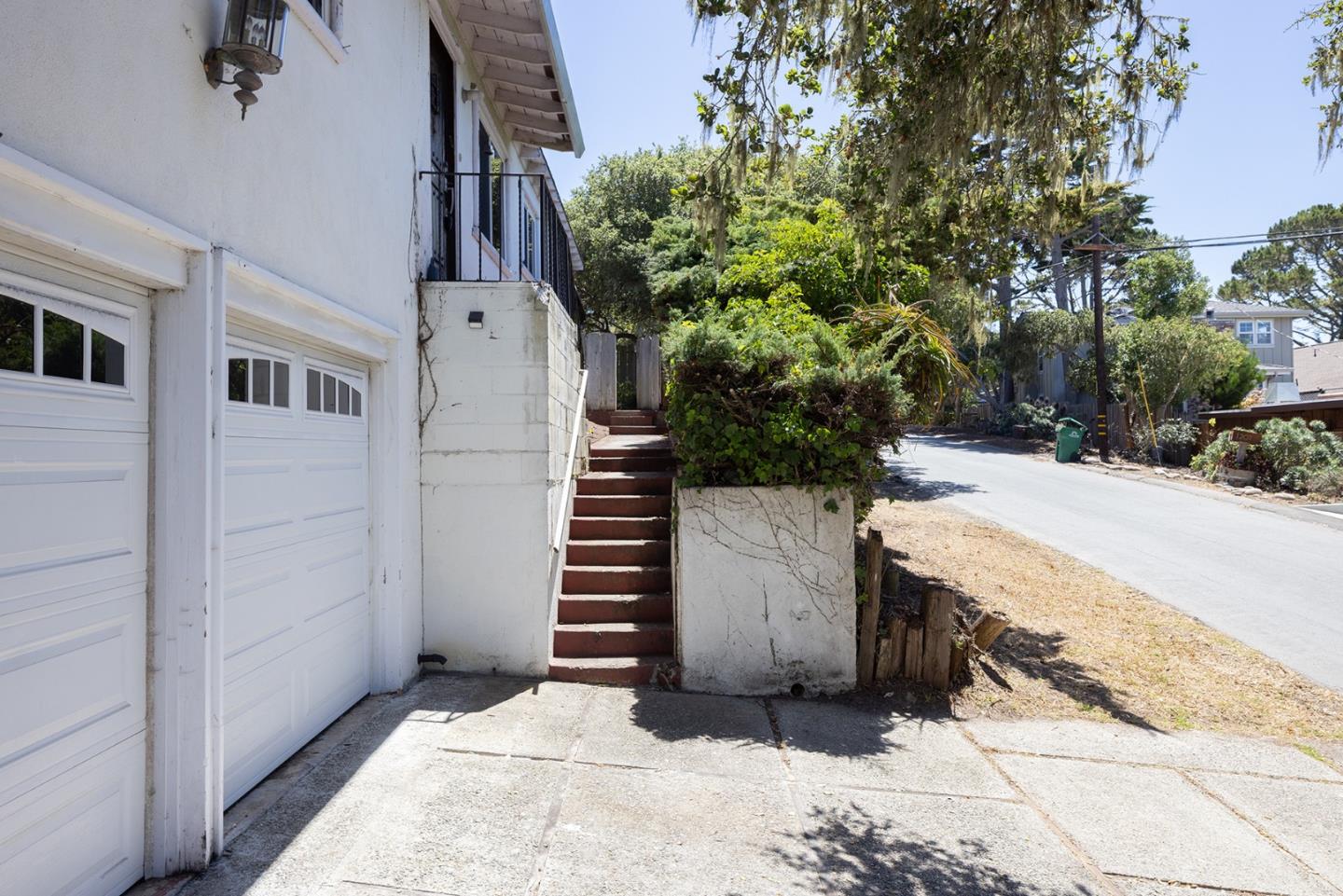 Detail Gallery Image 14 of 15 For 1113 Buena Vista Ave, Pacific Grove,  CA 93950 - 3 Beds | 2 Baths