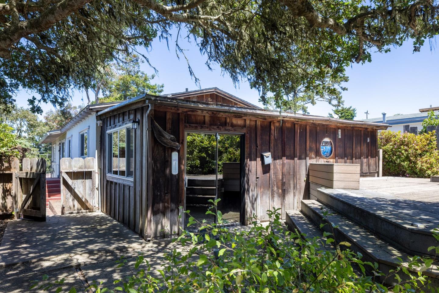 Detail Gallery Image 2 of 15 For 1113 Buena Vista Ave, Pacific Grove,  CA 93950 - 3 Beds | 2 Baths