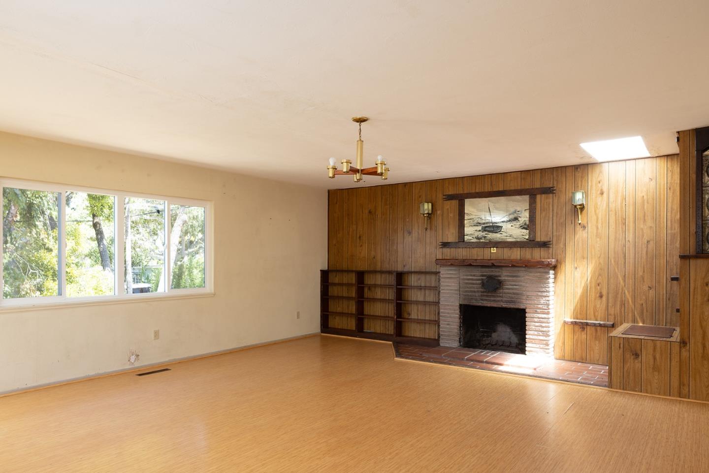 Detail Gallery Image 3 of 15 For 1113 Buena Vista Ave, Pacific Grove,  CA 93950 - 3 Beds | 2 Baths