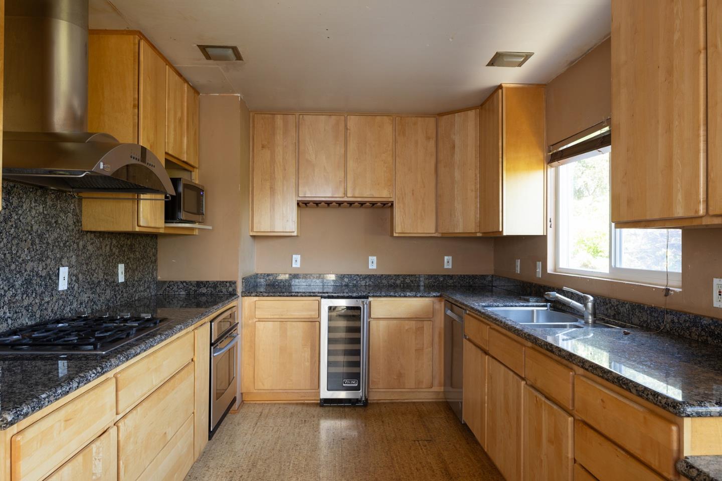 Detail Gallery Image 6 of 15 For 1113 Buena Vista Ave, Pacific Grove,  CA 93950 - 3 Beds | 2 Baths