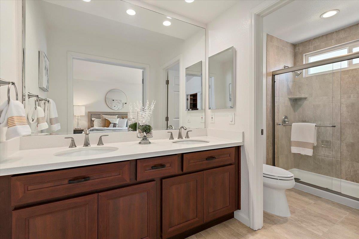 Detail Gallery Image 20 of 24 For 2914 Creek Point Dr, San Jose,  CA 95133 - 3 Beds | 2/1 Baths