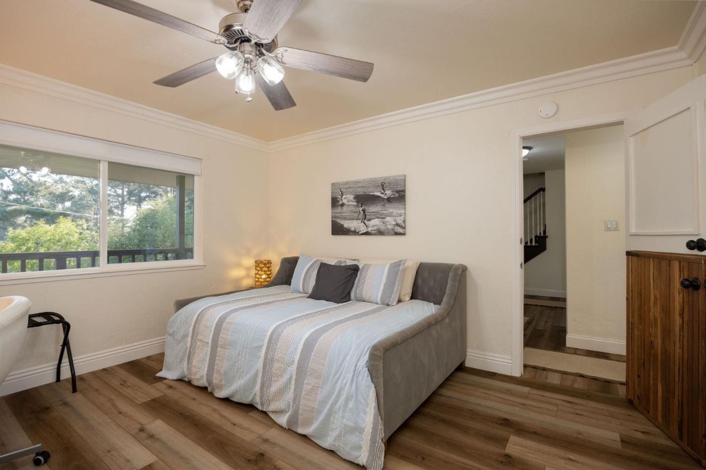 Detail Gallery Image 13 of 31 For 1790 Sunshine Valley Rd, Moss Beach,  CA 94038 - 4 Beds | 2/1 Baths