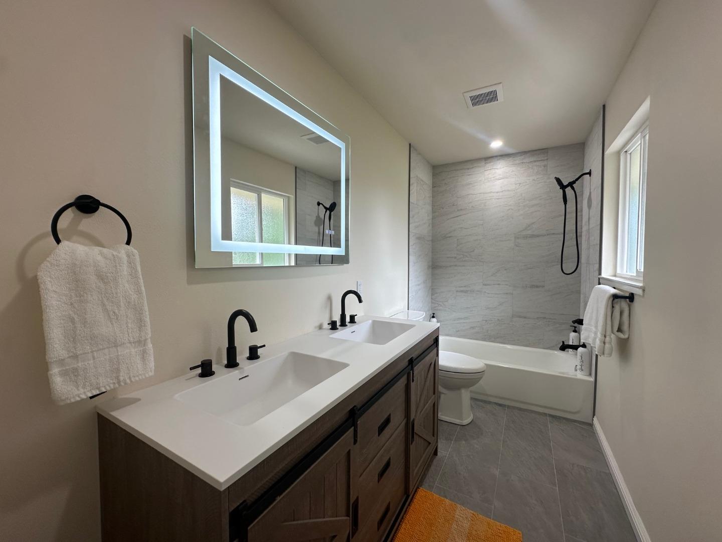 Detail Gallery Image 21 of 31 For 1790 Sunshine Valley Rd, Moss Beach,  CA 94038 - 4 Beds | 2/1 Baths