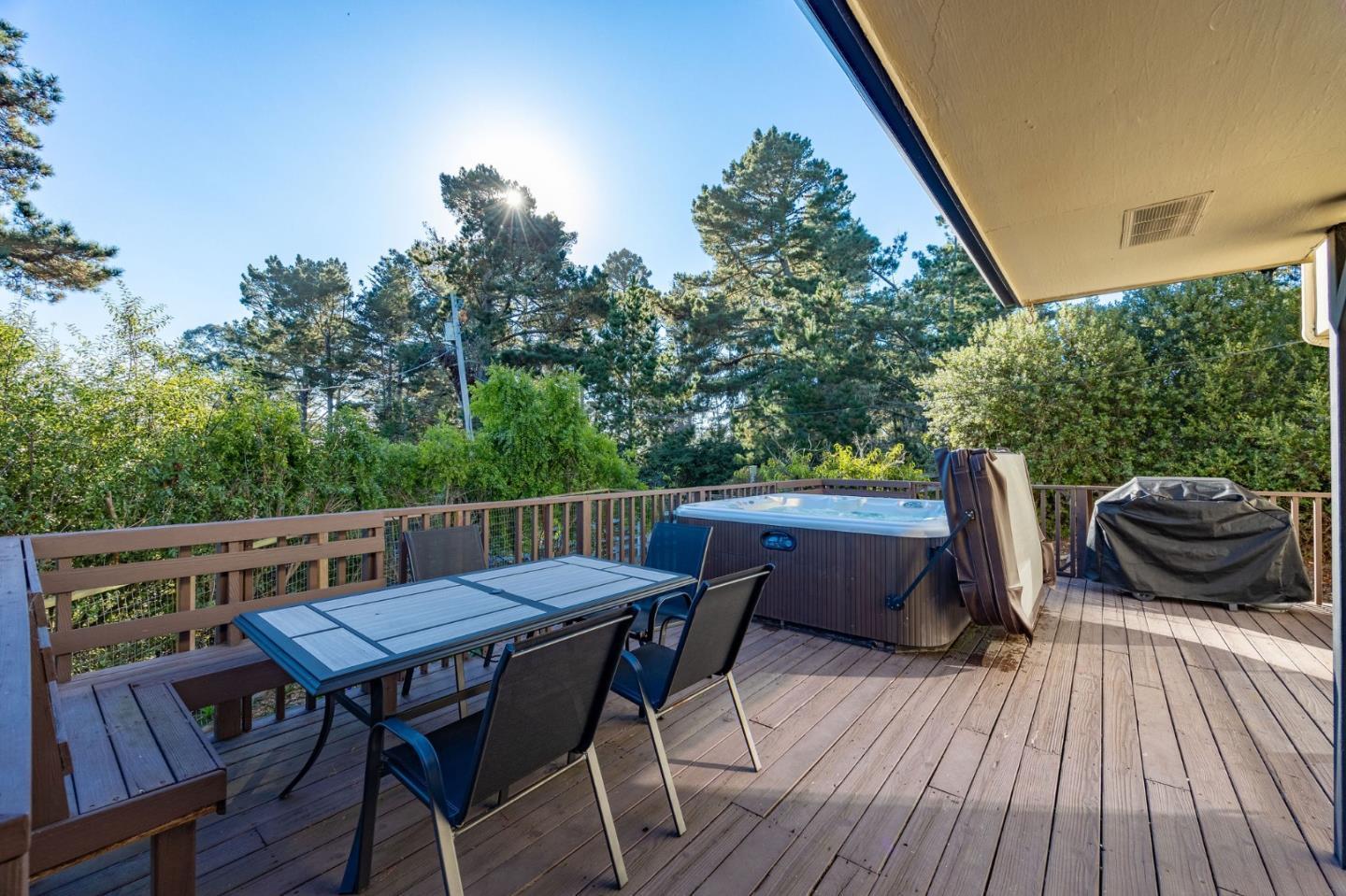 Detail Gallery Image 23 of 31 For 1790 Sunshine Valley Rd, Moss Beach,  CA 94038 - 4 Beds | 2/1 Baths
