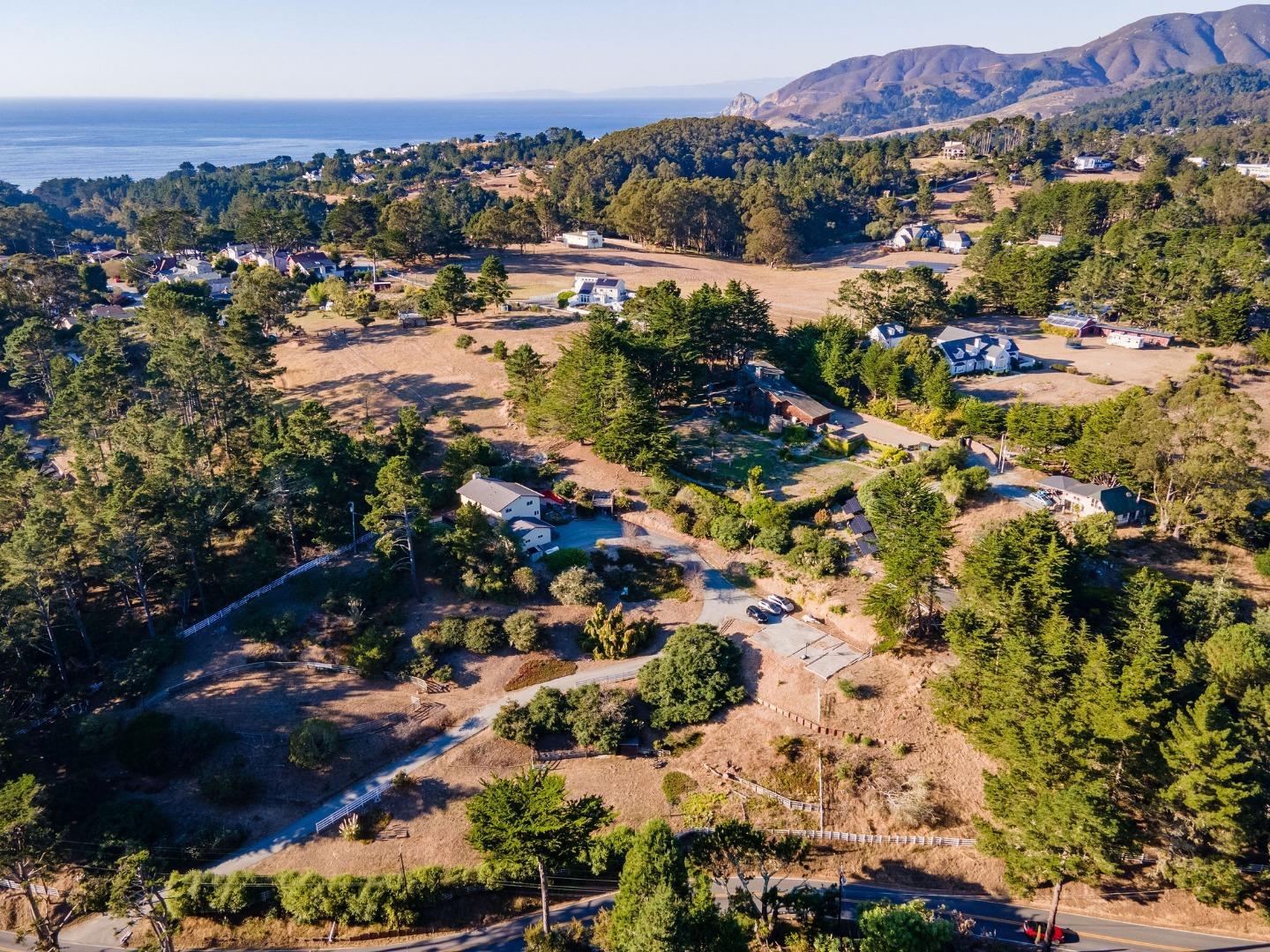 Detail Gallery Image 26 of 31 For 1790 Sunshine Valley Rd, Moss Beach,  CA 94038 - 4 Beds | 2/1 Baths