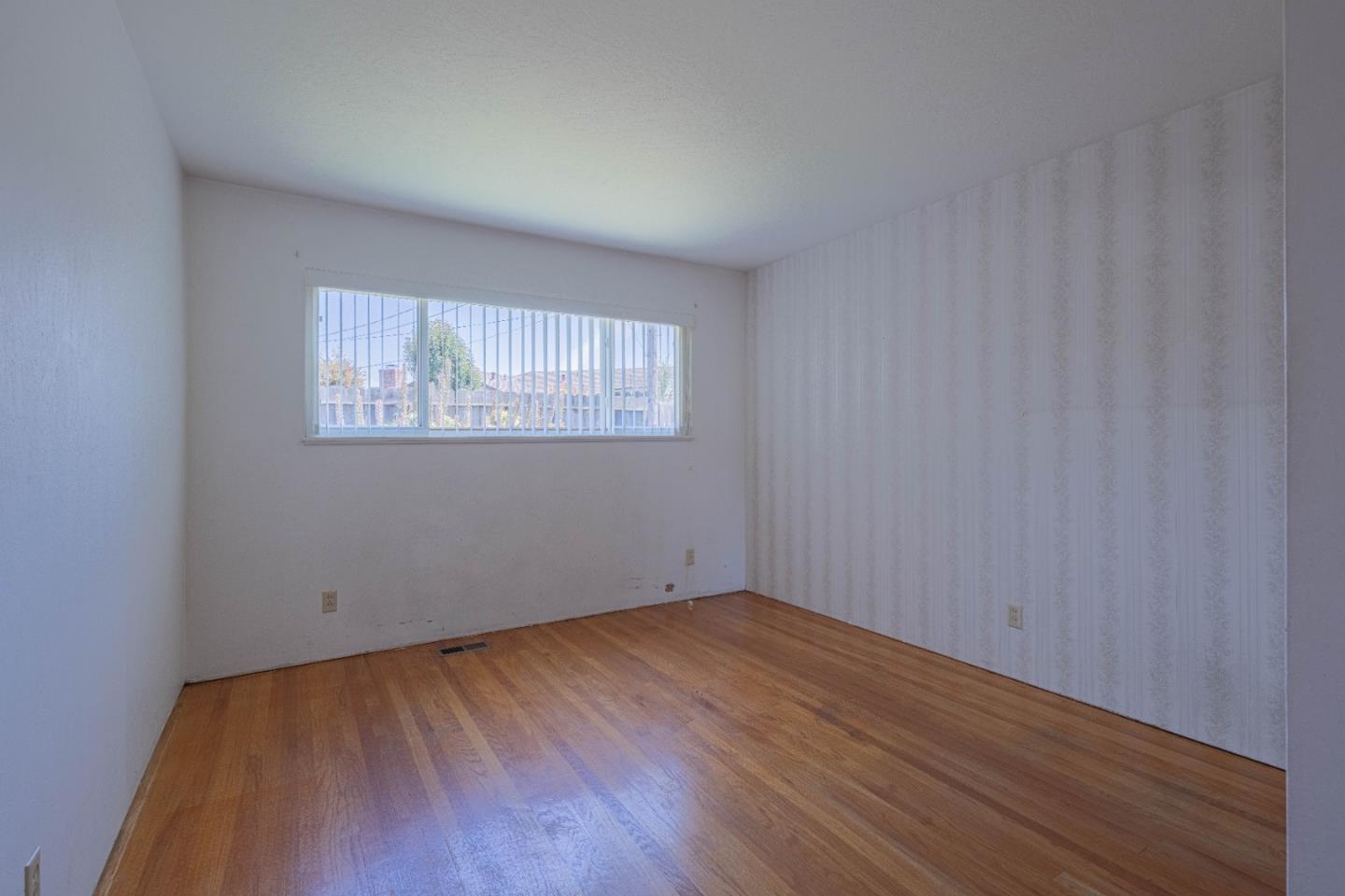 Detail Gallery Image 17 of 29 For 170 Del Mar Dr, Salinas,  CA 93901 - 4 Beds | 2 Baths