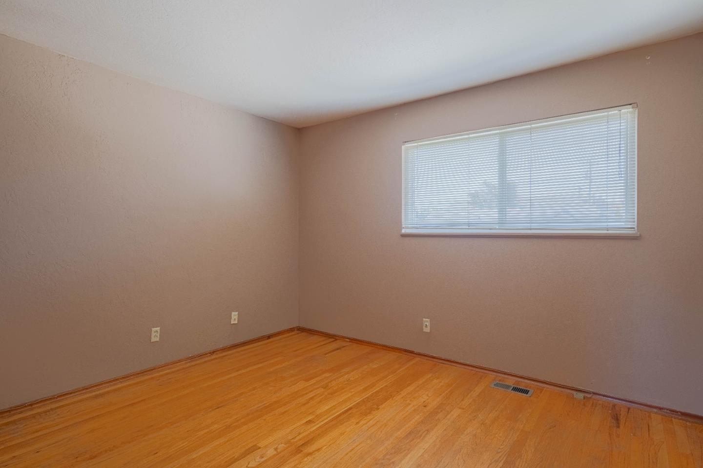 Detail Gallery Image 19 of 29 For 170 Del Mar Dr, Salinas,  CA 93901 - 4 Beds | 2 Baths