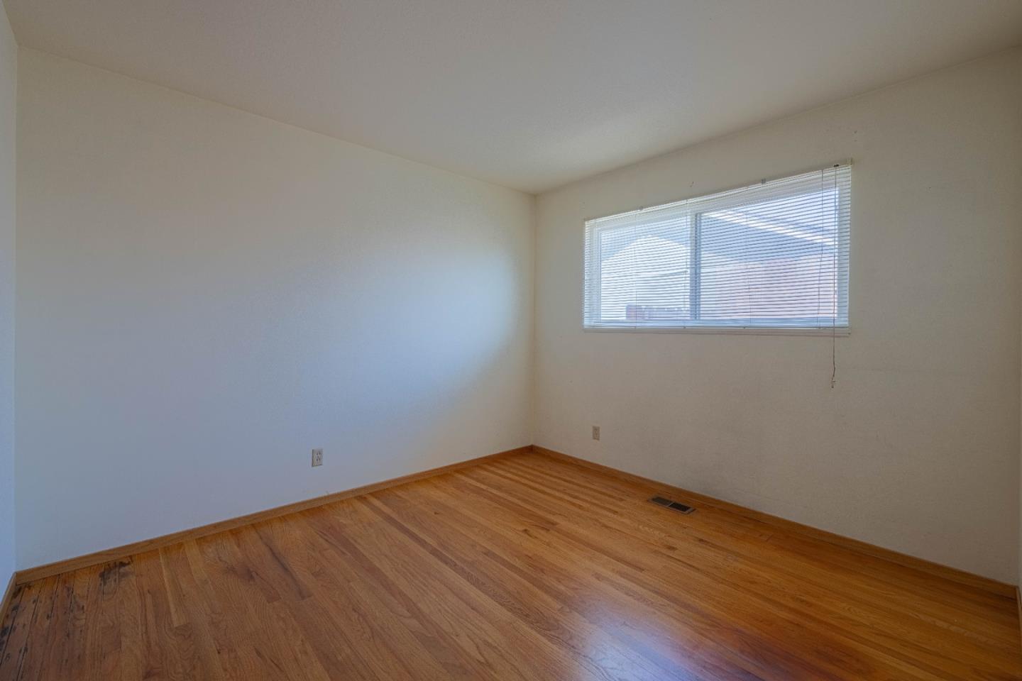 Detail Gallery Image 22 of 29 For 170 Del Mar Dr, Salinas,  CA 93901 - 4 Beds | 2 Baths