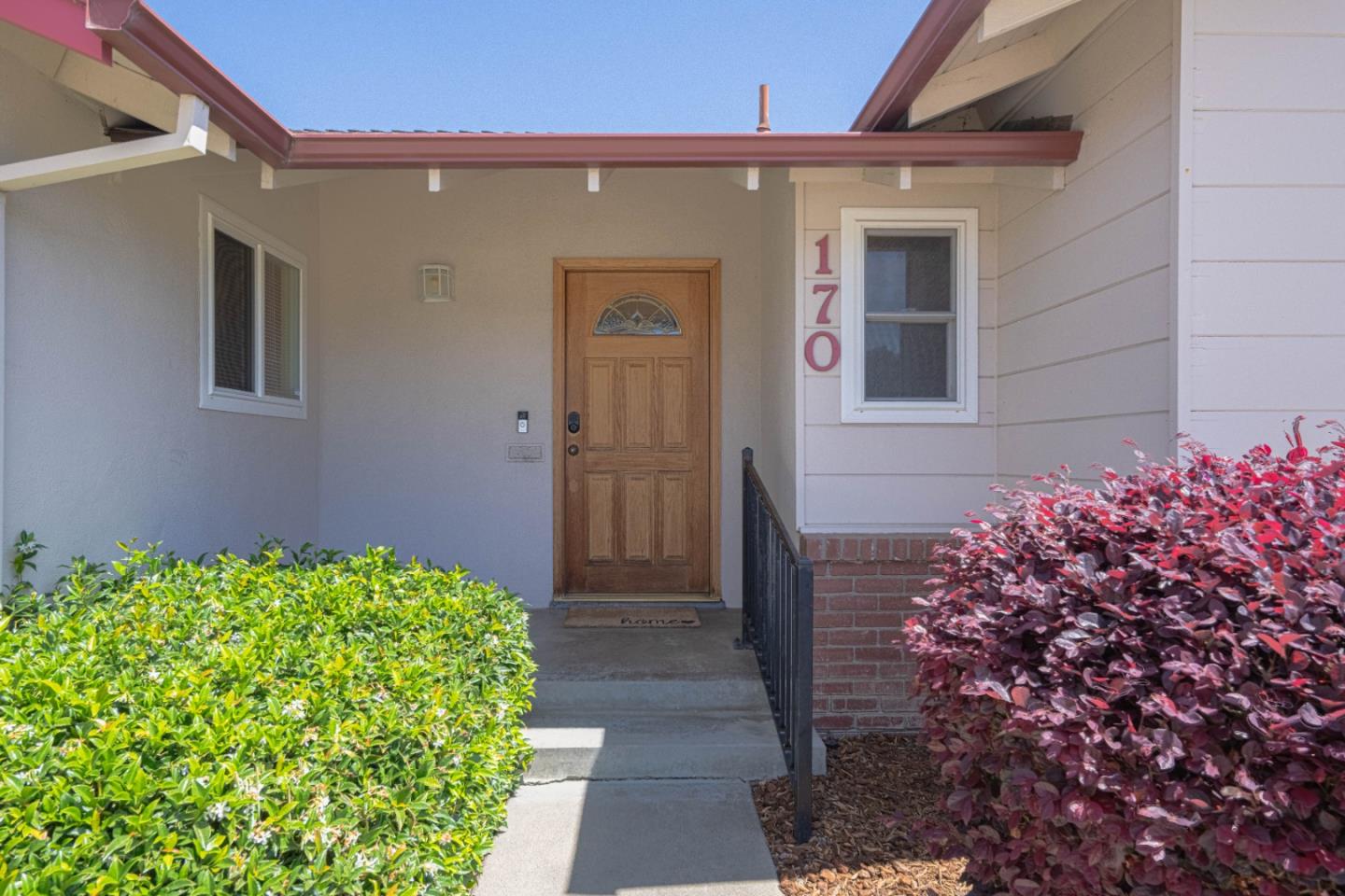 Detail Gallery Image 3 of 29 For 170 Del Mar Dr, Salinas,  CA 93901 - 4 Beds | 2 Baths
