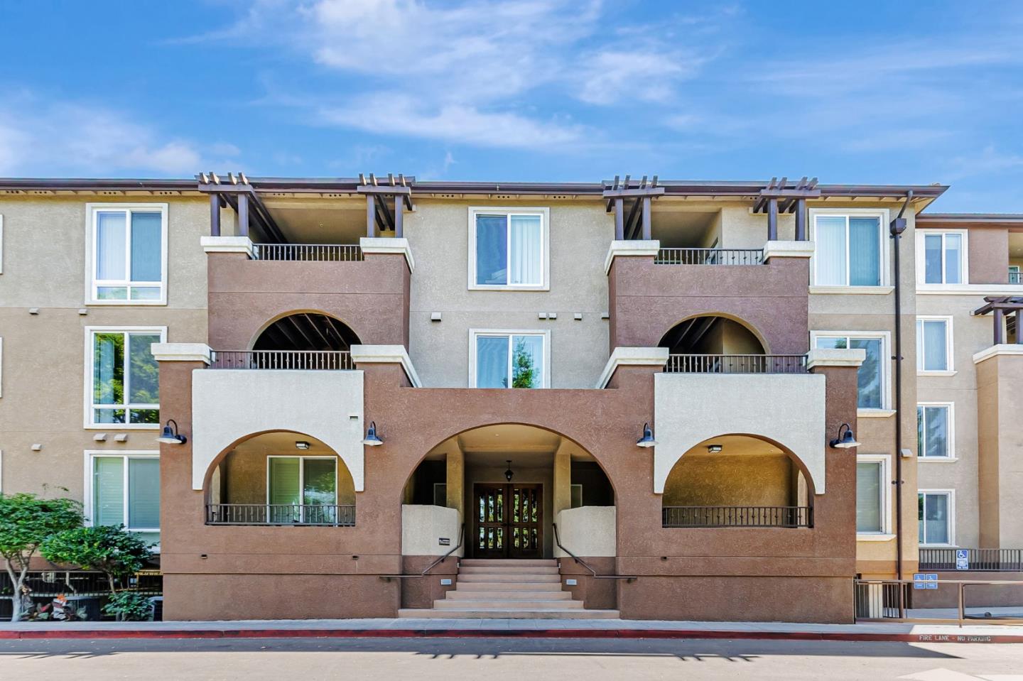 Detail Gallery Image 1 of 32 For 801 S Winchester Blvd #4116,  San Jose,  CA 95128 - 2 Beds | 2 Baths