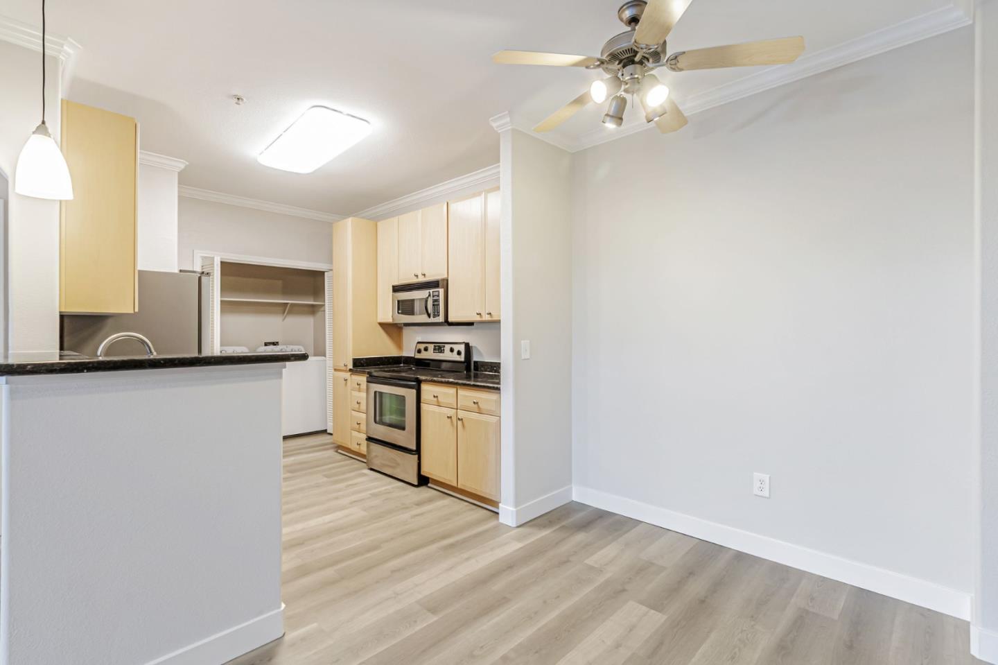 Detail Gallery Image 10 of 32 For 801 S Winchester Blvd #4116,  San Jose,  CA 95128 - 2 Beds | 2 Baths
