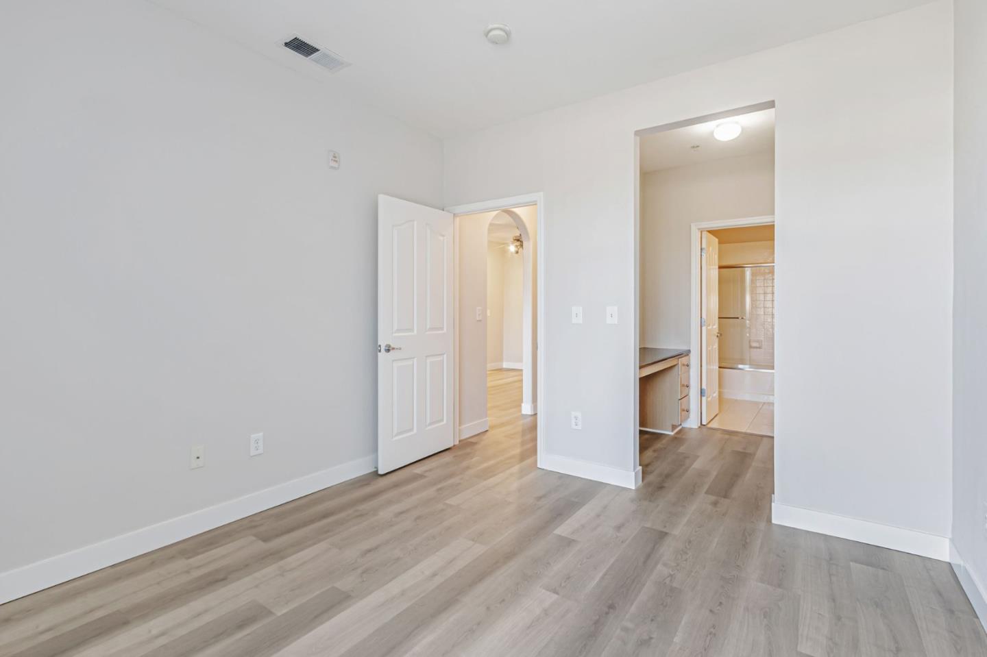 Detail Gallery Image 13 of 32 For 801 S Winchester Blvd #4116,  San Jose,  CA 95128 - 2 Beds | 2 Baths