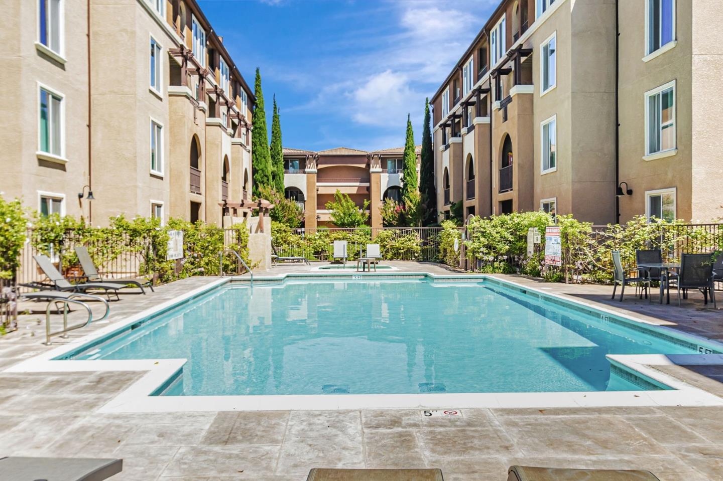 Detail Gallery Image 25 of 32 For 801 S Winchester Blvd #4116,  San Jose,  CA 95128 - 2 Beds | 2 Baths