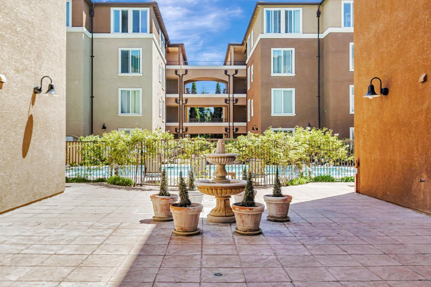 Detail Gallery Image 27 of 32 For 801 S Winchester Blvd #4116,  San Jose,  CA 95128 - 2 Beds | 2 Baths