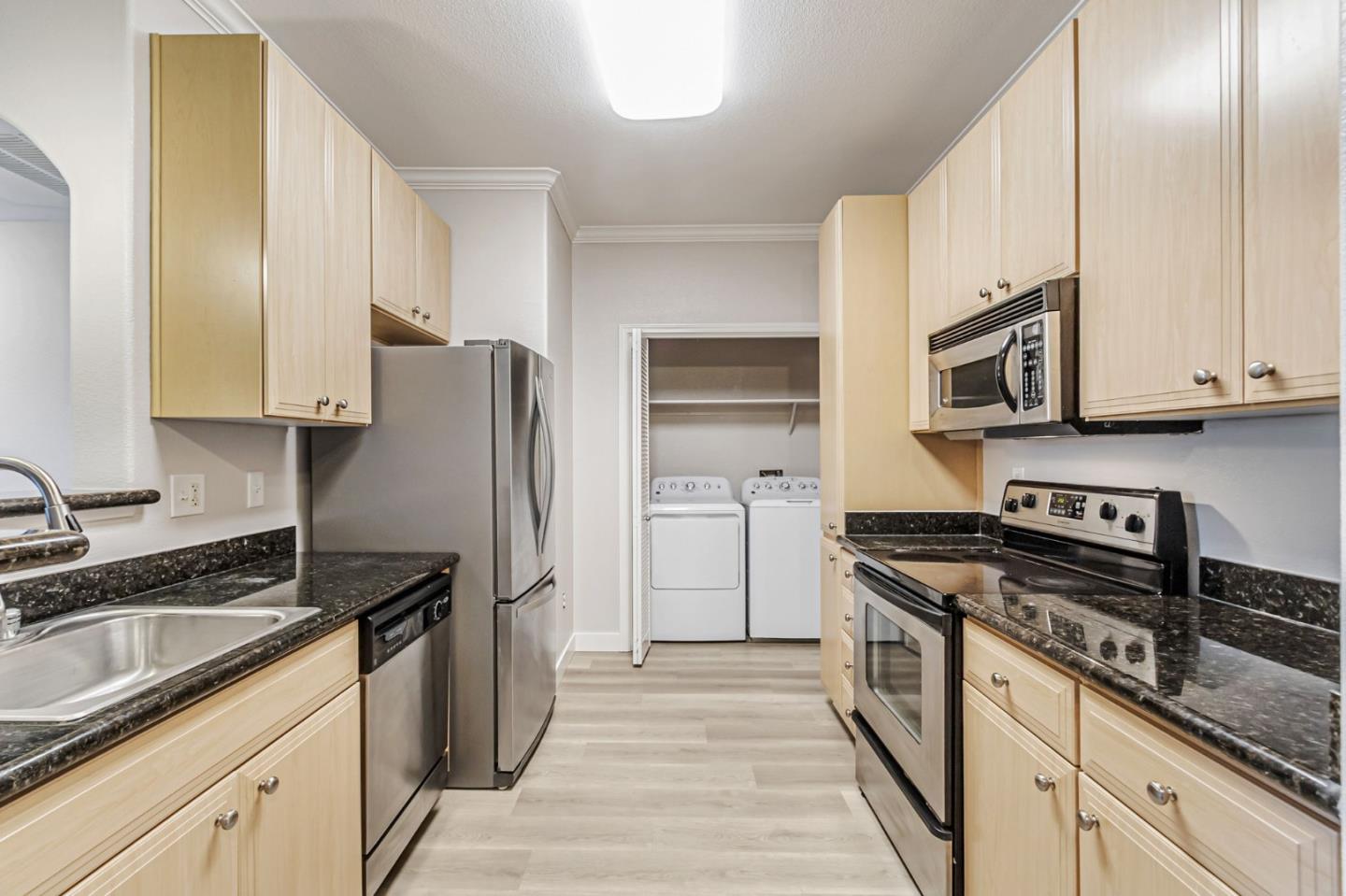Detail Gallery Image 9 of 32 For 801 S Winchester Blvd #4116,  San Jose,  CA 95128 - 2 Beds | 2 Baths